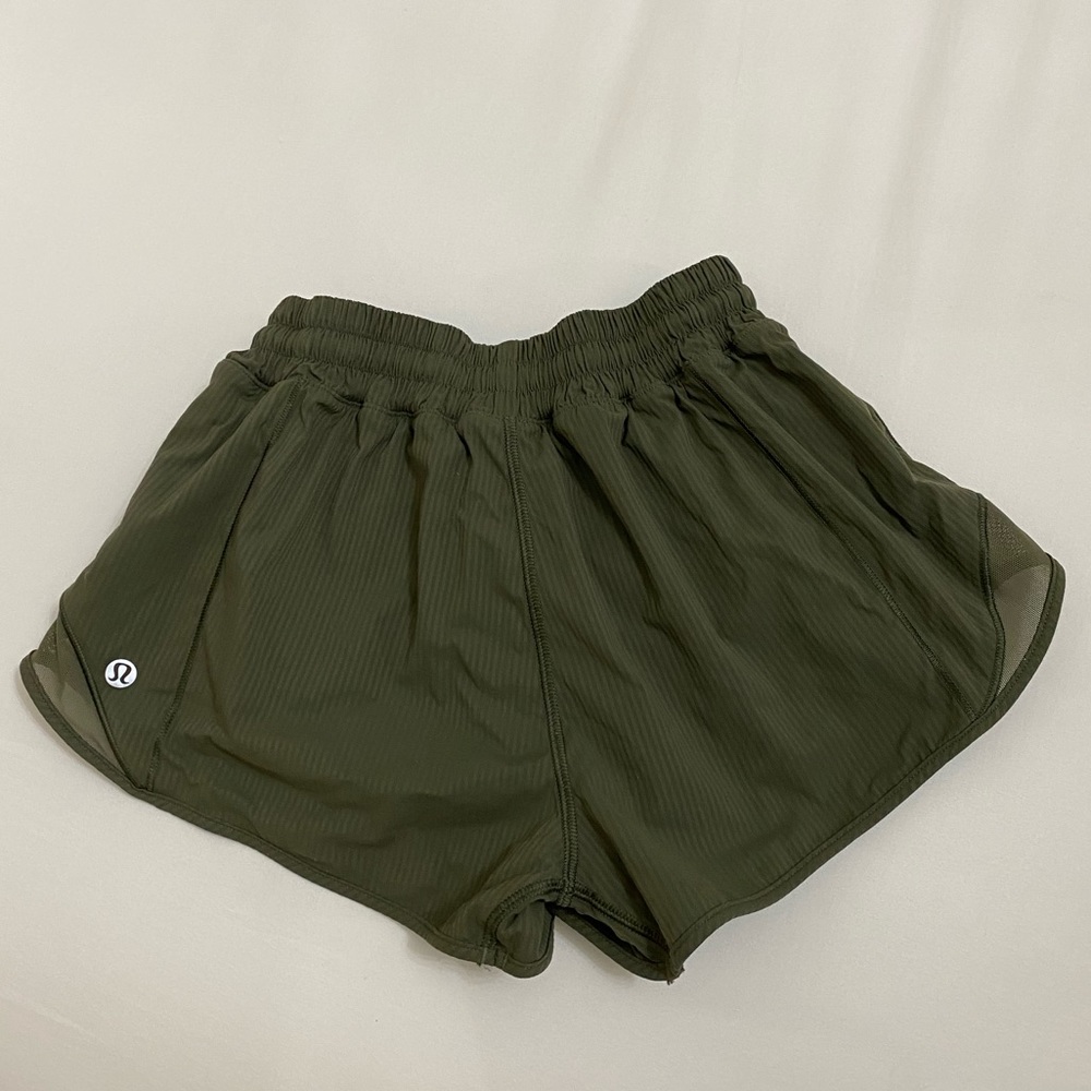 Lululemon Hotty Hot Short 2.5’’